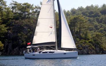 Hanse 385, Ariel