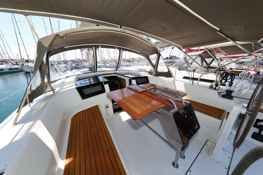 Hanse 388 Whisper