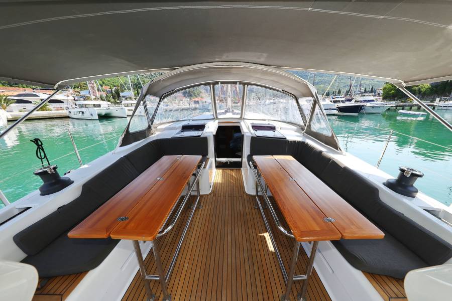 Hanse 508 Uptown Girl