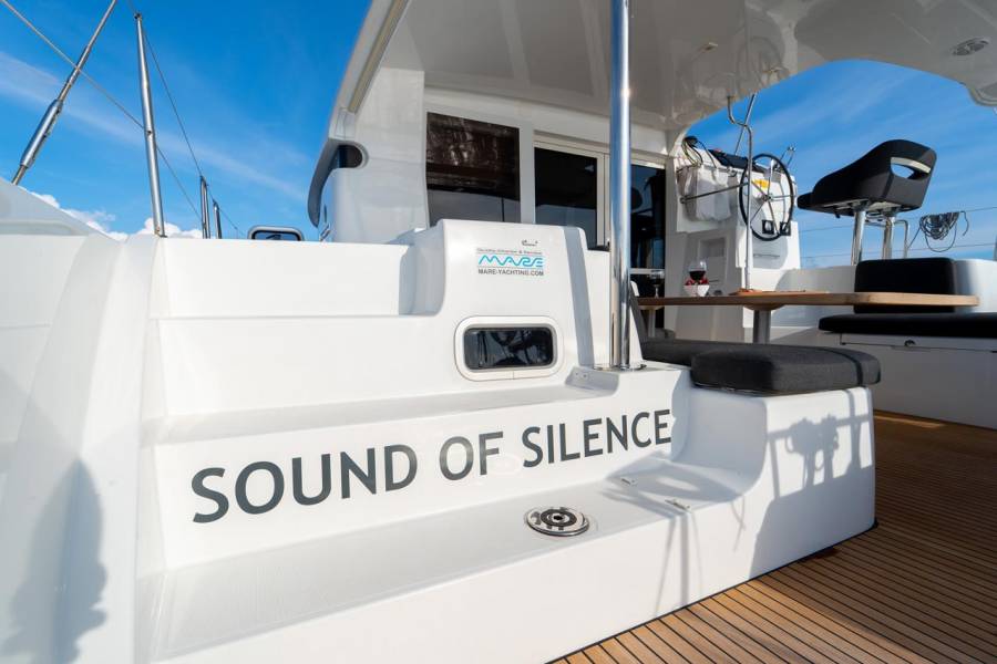 Lagoon 40 Sound of Silence