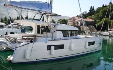 Lagoon 40, The Dove 