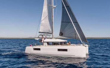 Lagoon 40, Twilight