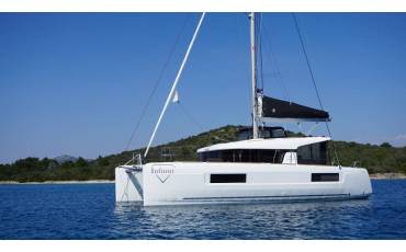 Lagoon 40, Infinity