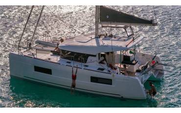 Lagoon 40, Sunrise
