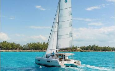 Lagoon 42, VIOLET