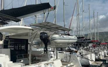 Lagoon 42, Skylight