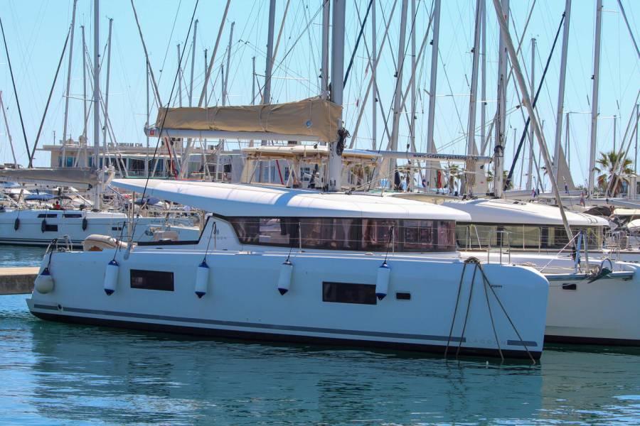 Lagoon 42 Poppy
