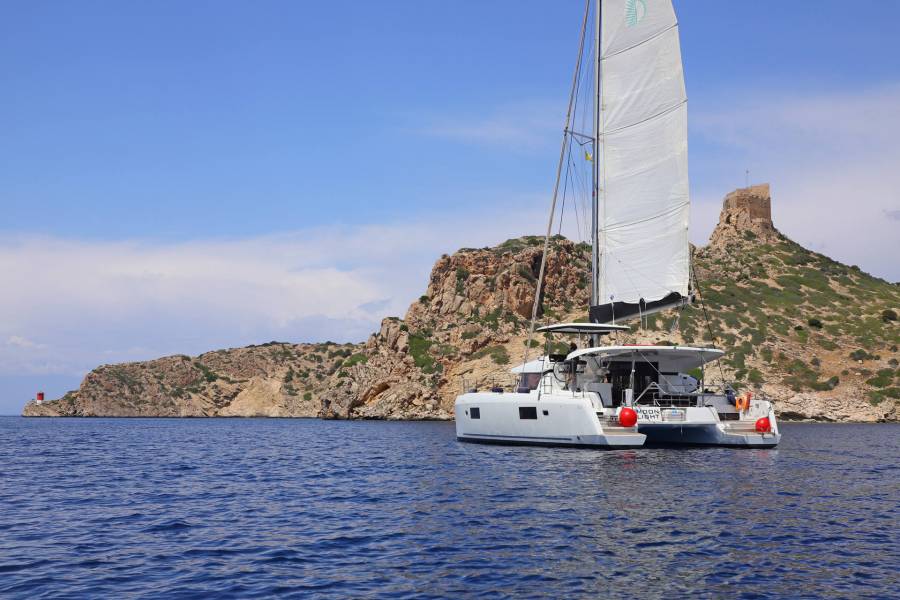 Lagoon 42, Moonlight