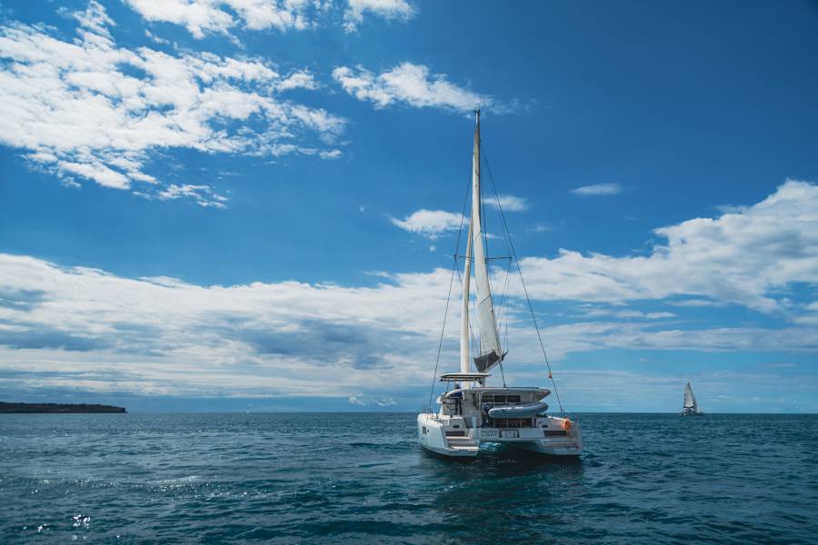 Lagoon 42, Moonlight