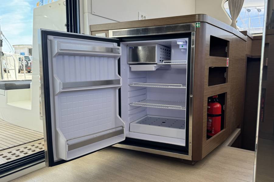 Lagoon 42, Moonlight