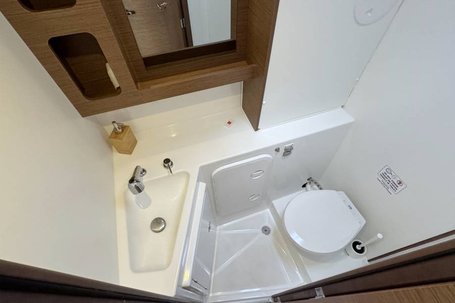 Lagoon 42, Moonlight