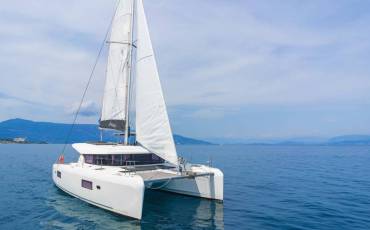 Lagoon 42, Four Seasons