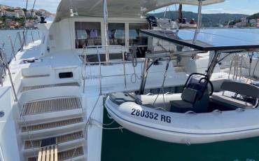 Lagoon 421, Happiness