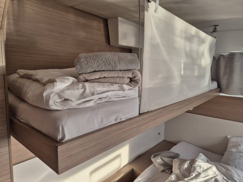 Lagoon 43 Stela