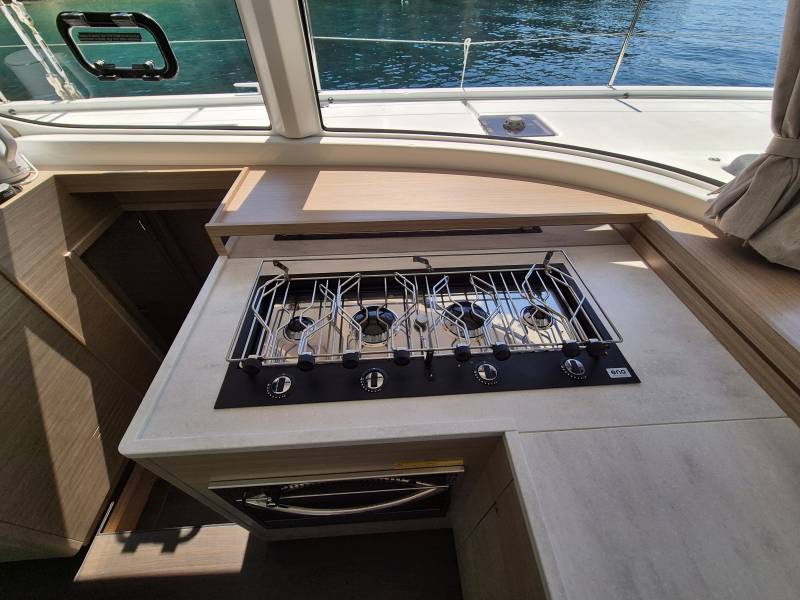 Lagoon 43 Stela