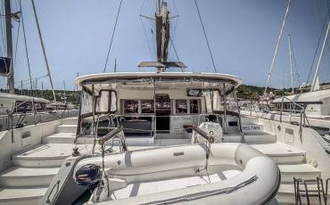 Lagoon 450 F Red Twin