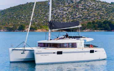 Lagoon 450 F, Julius Cesar III