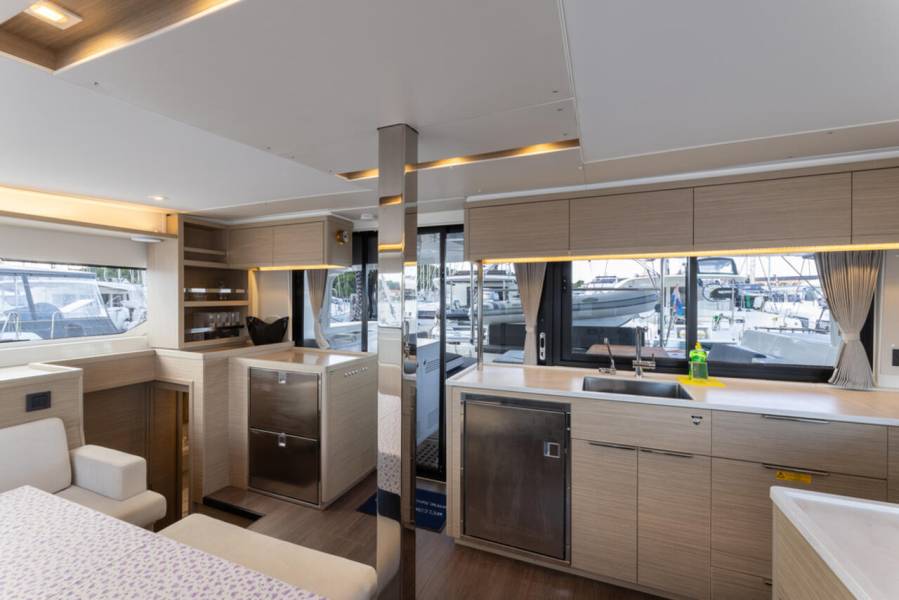 Lagoon 46 Cortes