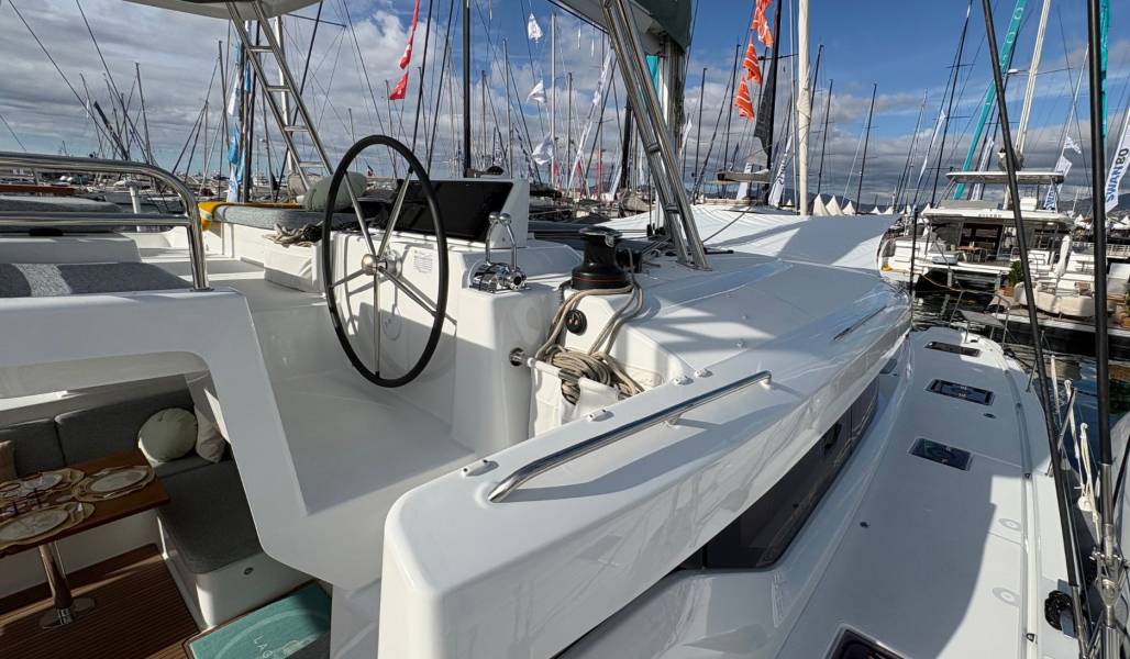 Lagoon 47 Nava