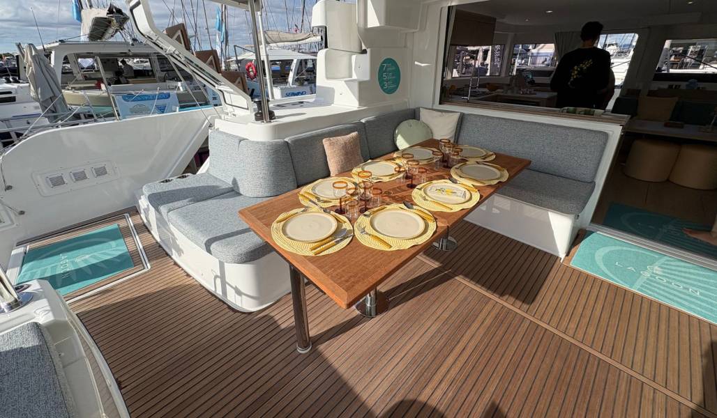 Lagoon 47 Nava
