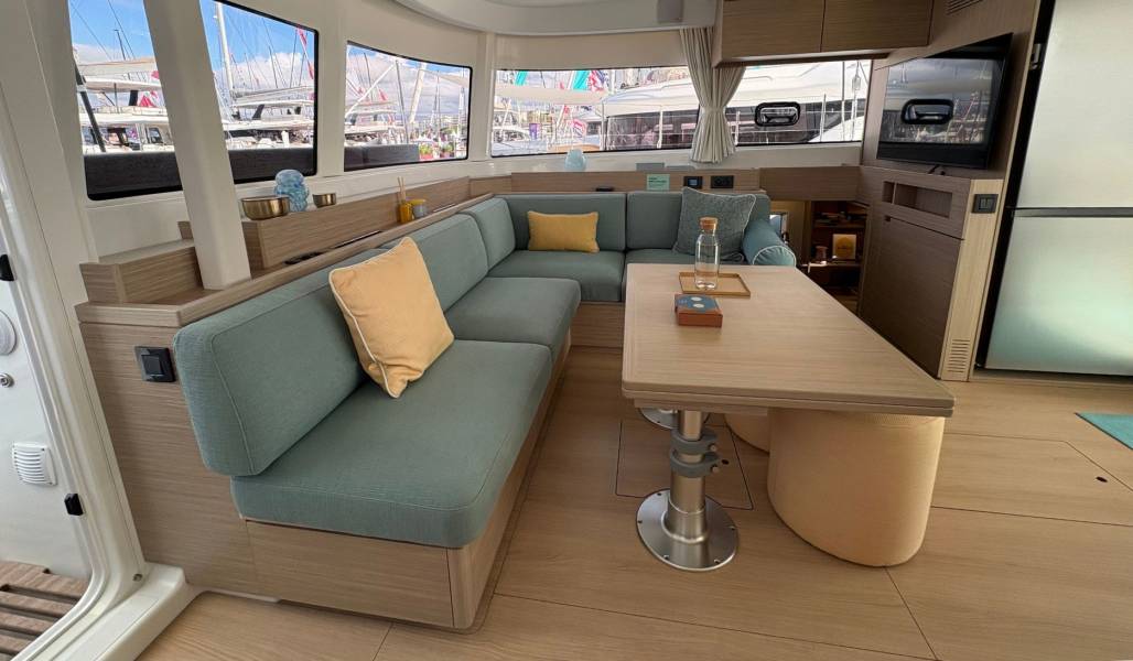 Lagoon 47 Nava