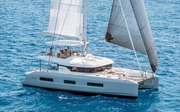 Lagoon 55, Azul