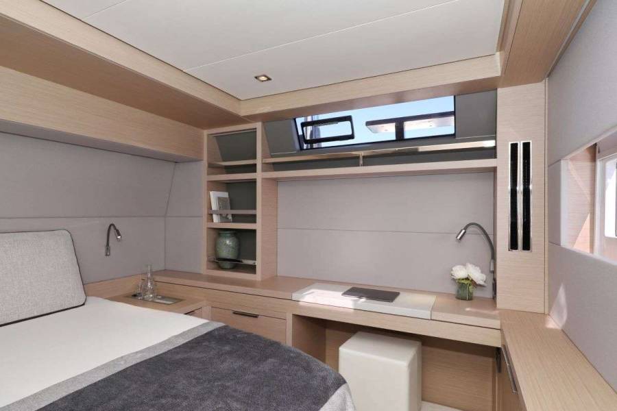 Lagoon 55 Champagne Please