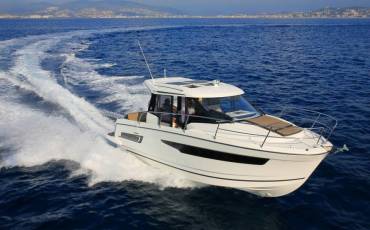 Merry Fisher 895 Offshore Salty Kiss