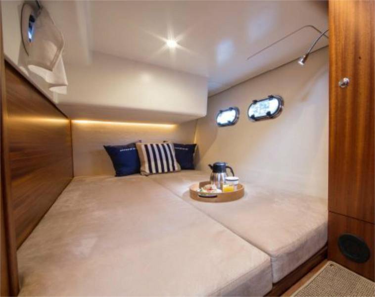 Nimbus 405 Coupe Ikar