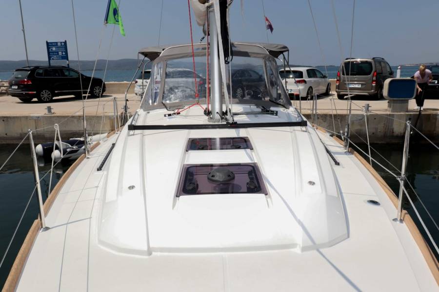 Oceanis 35.1 Aquarius