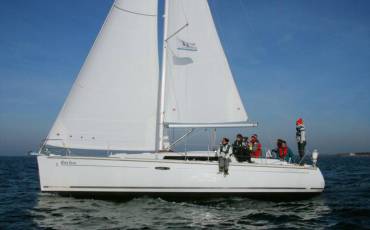 Oceanis 37, White Horse