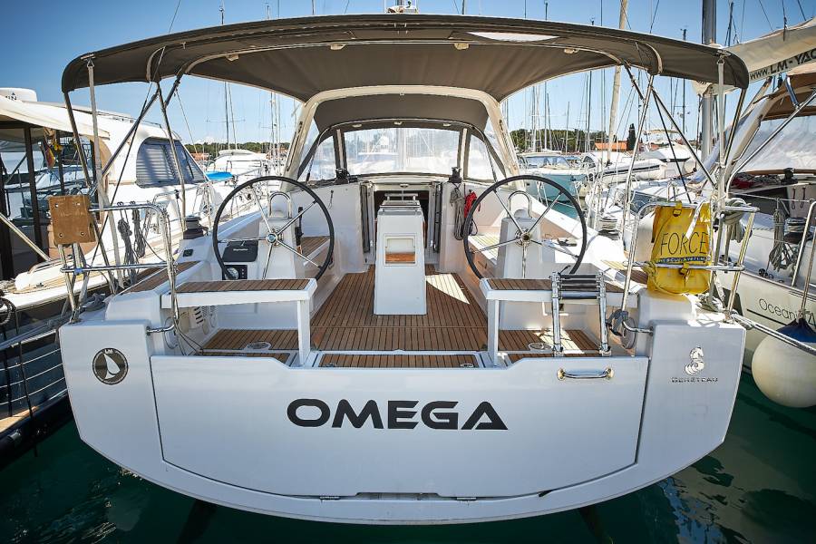 Oceanis 38 Omega