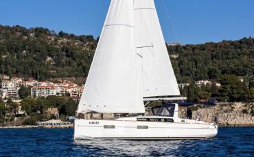 Oceanis 38, Arsen