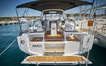 Oceanis 38.1, Mici