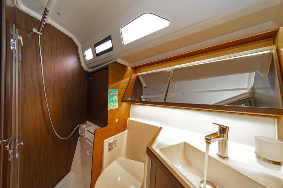 Oceanis 40.1 First Touch