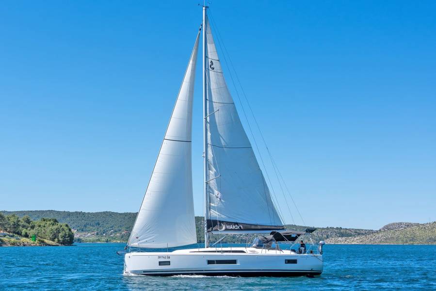 Oceanis 46.1 First Kiss