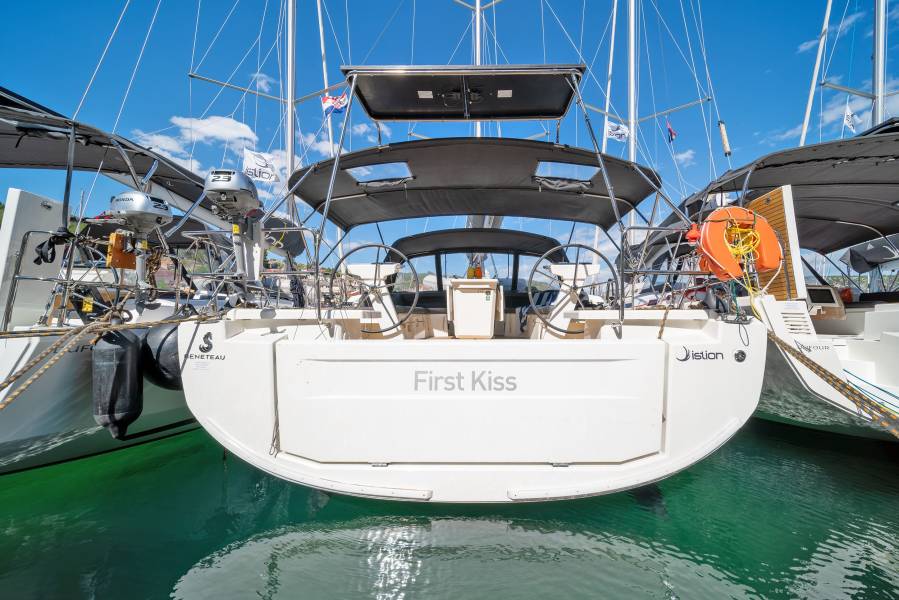Oceanis 46.1 First Kiss