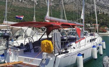 Oceanis 46.1, Blue sky