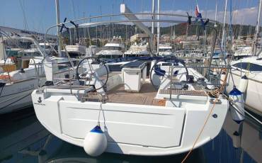 Oceanis 46.1, Brisnik