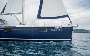 Oceanis 48, Gold One 