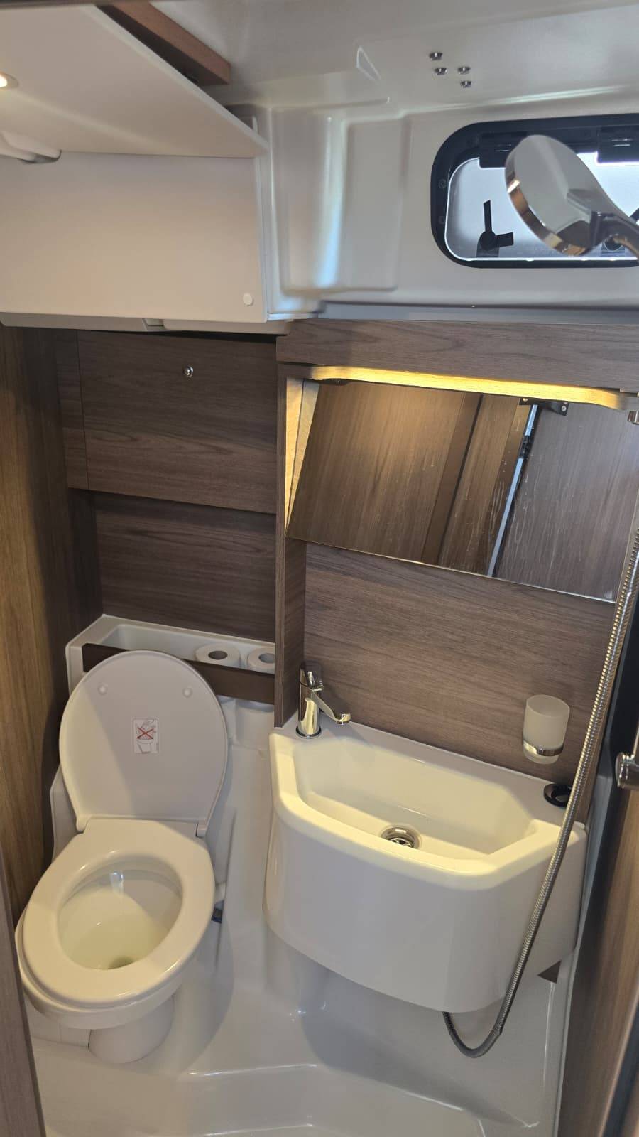 Oceanis 52 Orange