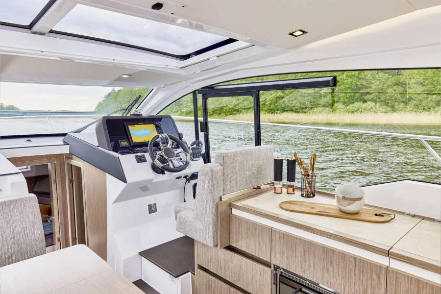 Sealine C335 Min Maity