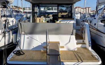 Sealine C390, Ecstasea