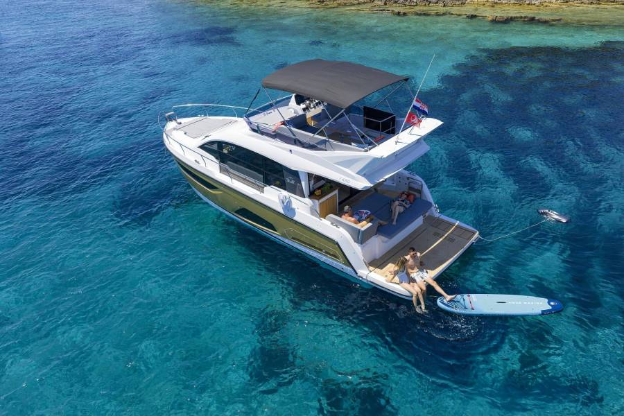 Sealine F430 Tireless Too