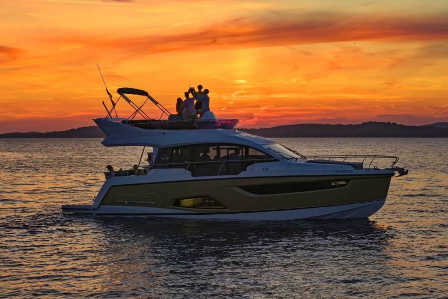 Sealine F430 Tireless Too