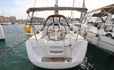 Sun Odyssey 33i Cosma