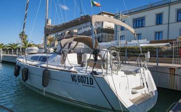 Sun Odyssey 33i, Ribellina