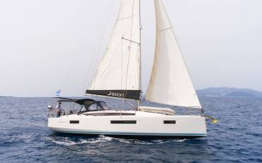 Sun Odyssey 410, Naias