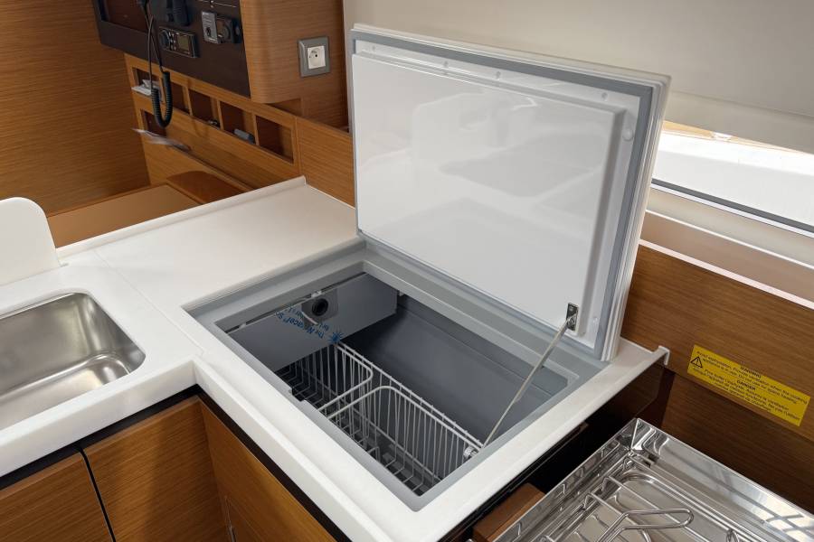 Sun Odyssey 410 Maral