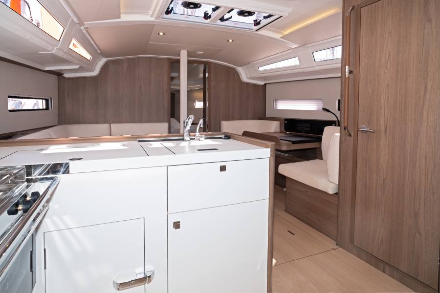 Sun Odyssey 415 Sutivan